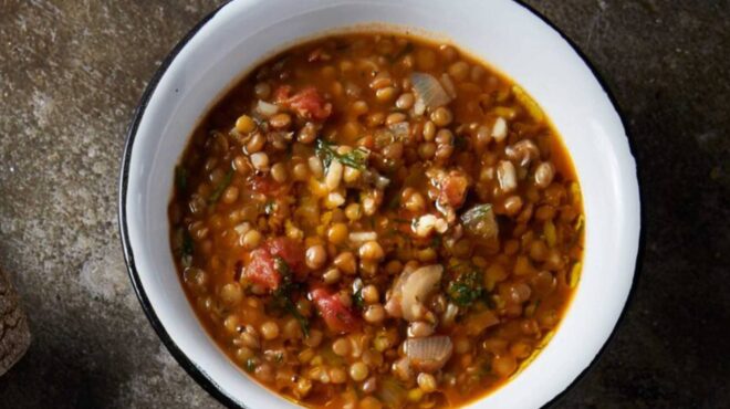 φακές-σούπα-με-μάραθο-και-λίγο-ρυζάκι-562949083