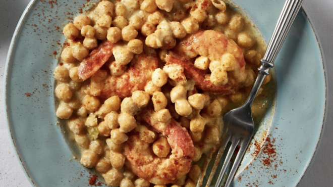 γαρίδες-πικάντικες-με-ρεβύθια-και-ταχ-562954843