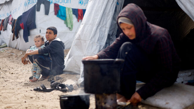 ε-ε-ανοίγει-το-σαββατοκύριακο-ο-θαλάσσ-562922758