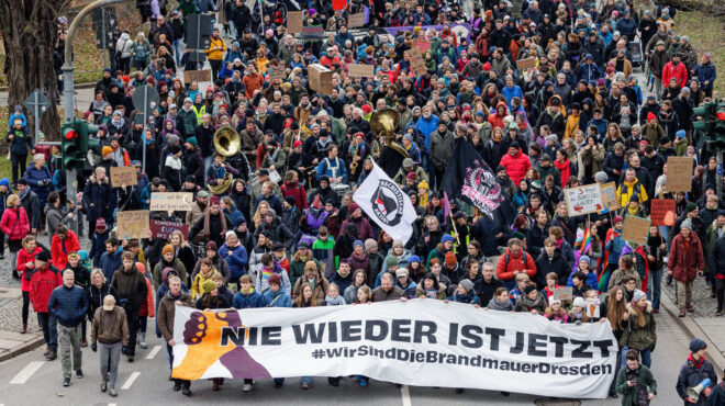 η-γερμανία-ενάντια-στην-ακροδεξιά-562940701