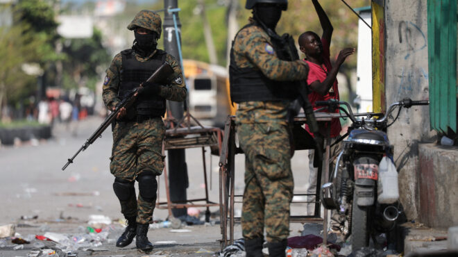 σε-κατάσταση-πολιορκίας-η-πρωτεύου-562926340