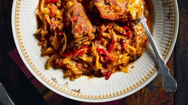 χοιρινό-με-λάχανο-από-τον-eβρο-562914154