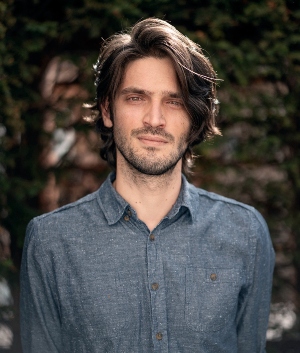 Σενάριο – Σκηνοθεσία: ΑΙ-3