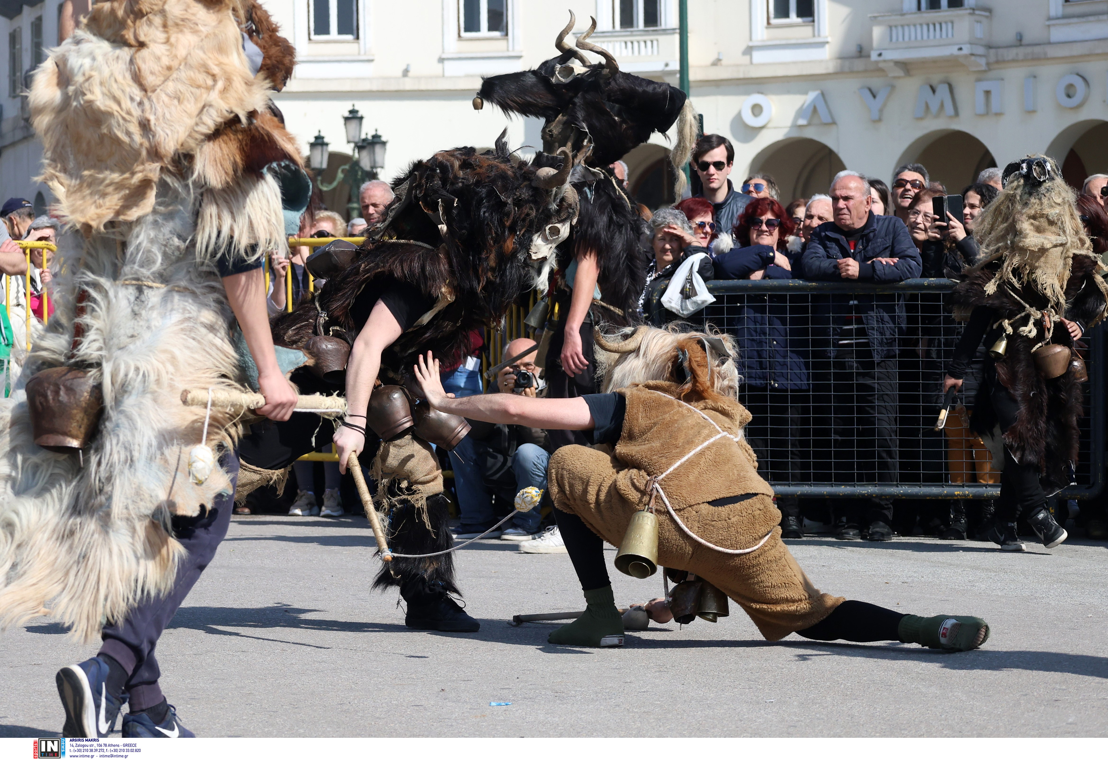 Χιλιάδες κουδουνοφόροι παρέλασαν στο κέντρο της Θεσσαλονίκης-5
