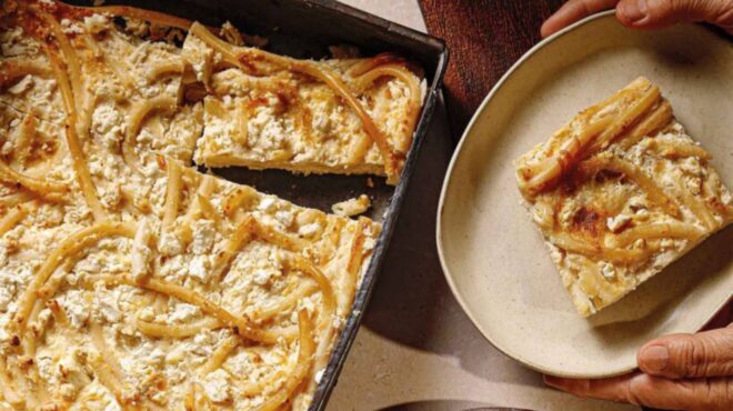 μακαρονόπιτα-χωρίς-φύλλα-από-την-αχαΐ-562928335