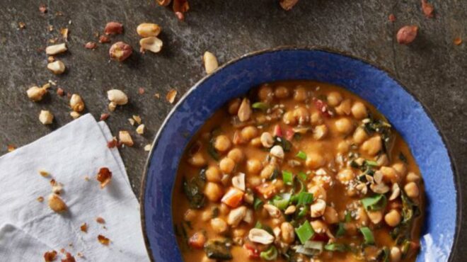 κάρι-νηστίσιμο-με-ρεβύθια-και-φυστικο-562942339