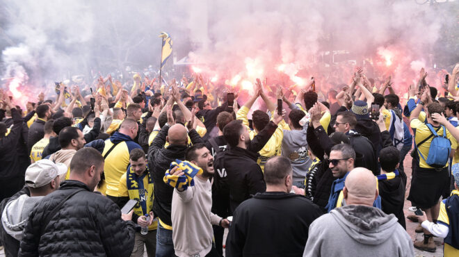 σύνταγμα-οπαδοί-της-μακάμπι-επιτέθηκ-562921045