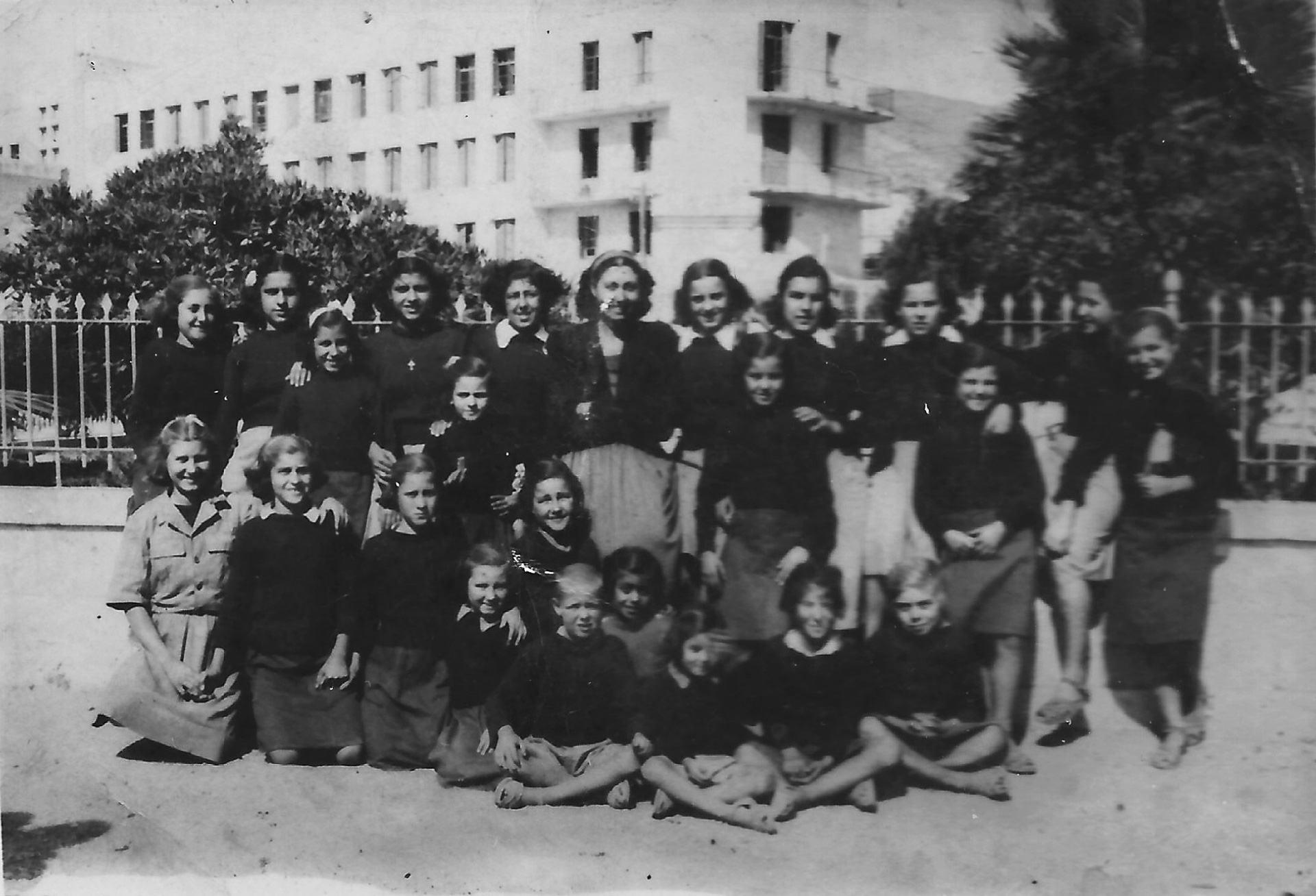 η-ζωή-στις-παιδοπόλεις-της-σύρου-562932292