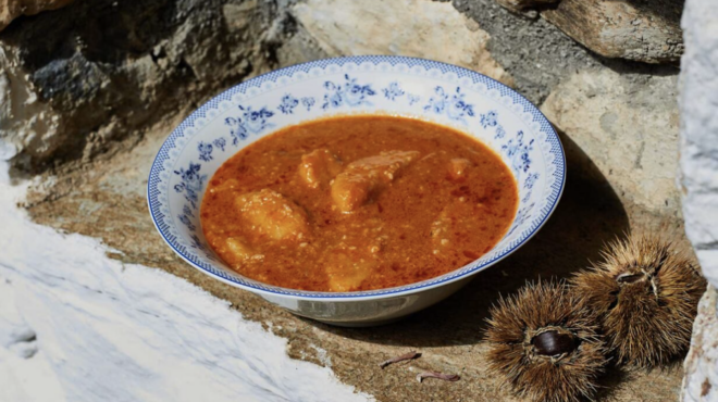 πατάτες-κοκκινιστές-με-γλυκό-τραχανά-562949401