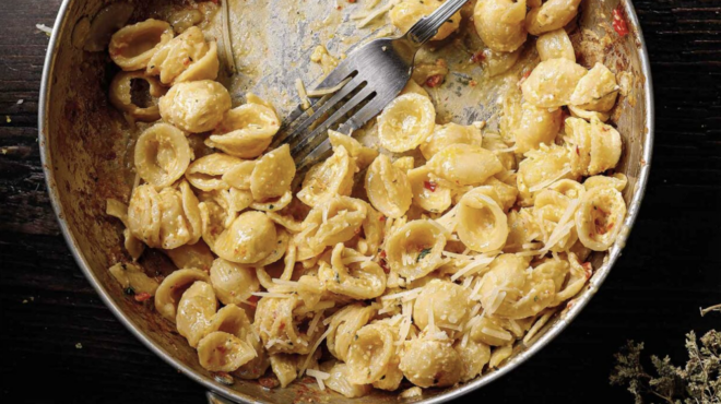 πικάντικα-ορεκιέτε-με-σάλτσα-φέτας-562932571