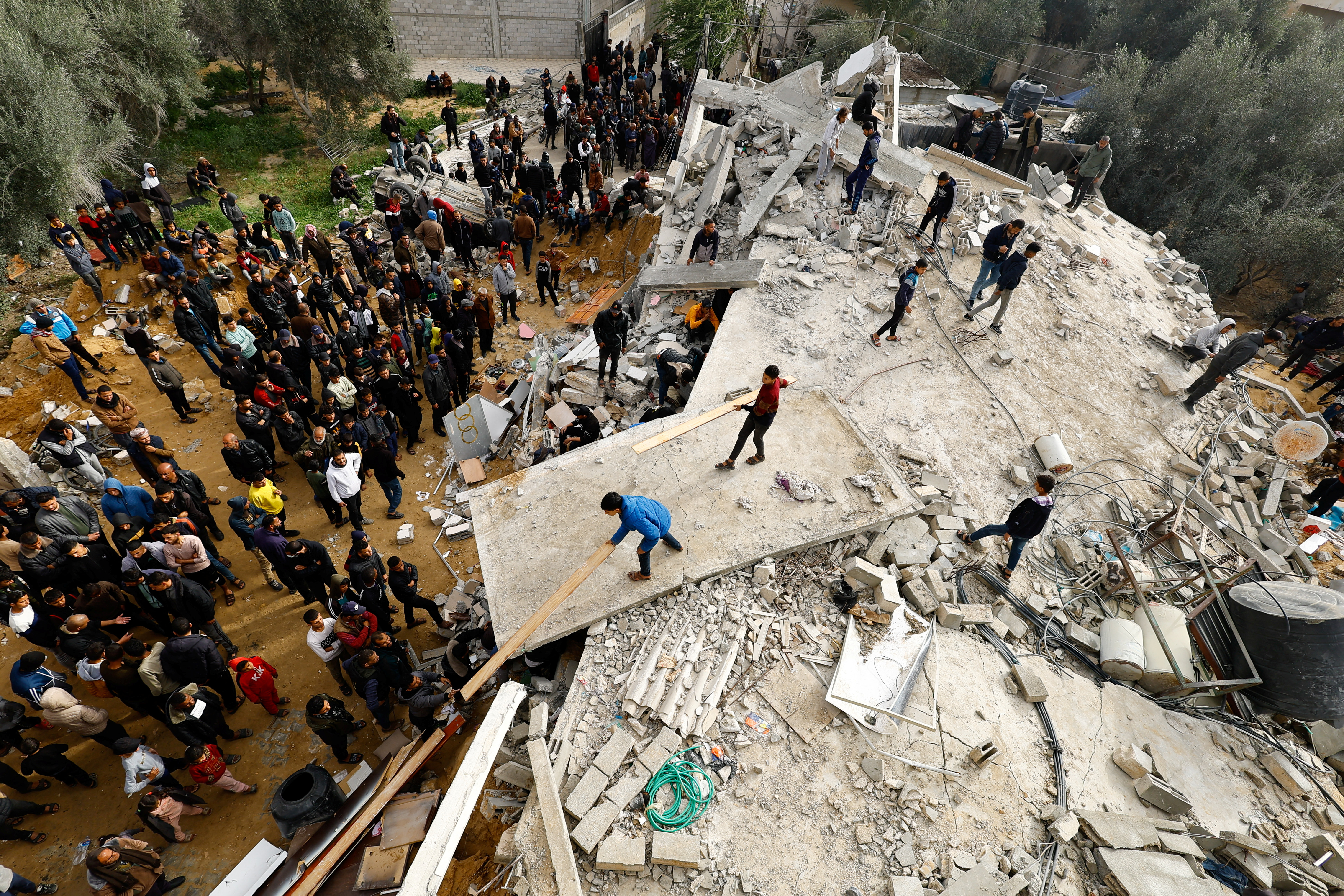 Κρίσιμες συνομιλίες για εκεχειρία: Στο τραπέζι συμφωνία «εγκεκριμένη από το Ισραήλ»-1