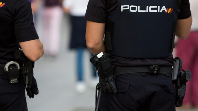 ισπανία-φορτηγό-έπεσε-πάνω-σε-αστυνομ-562938868