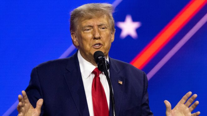 τραμπ-το-tiktok-αποτελεί-απειλή-για-την-εθνι-562926916