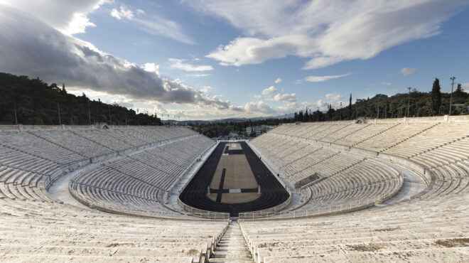 από-την-έκλειψη-ηλίου-στην-αφή-της-ολ-562948273