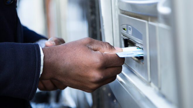 πελάτες-έκαναν-αναλήψεις-εκατομμυρί-562940992