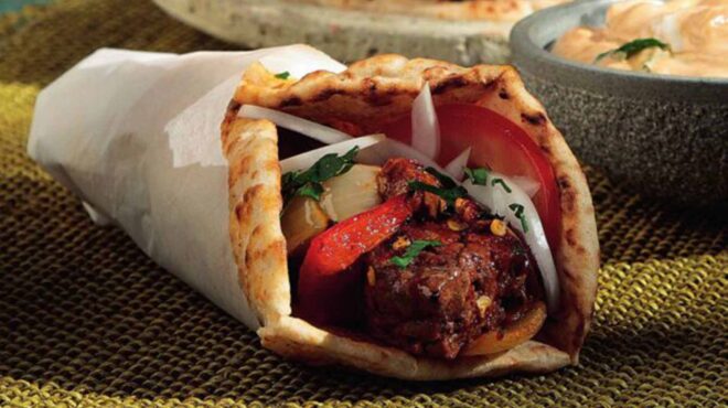 σουβλάκια-από-μοσχαρίσια-κόντρα-και-α-562913239