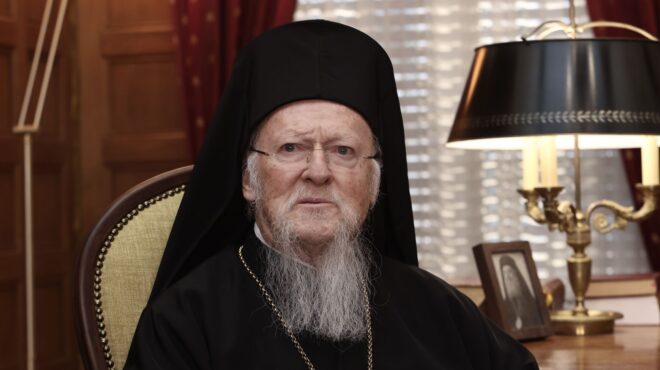 στο-παρίσι-ο-πατριάρχης-βαρθολομαίος-562992724