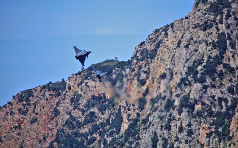 Το Mach Loop της Ελλάδας – Χαμηλές πτήσεις μαχητικών στο φαράγγι του Βουραϊκού-7