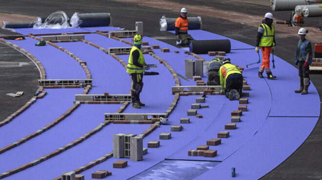 οι-γάλλοι-τα-έβαψαν-μοβ-τέλος-το-κερ-562981939