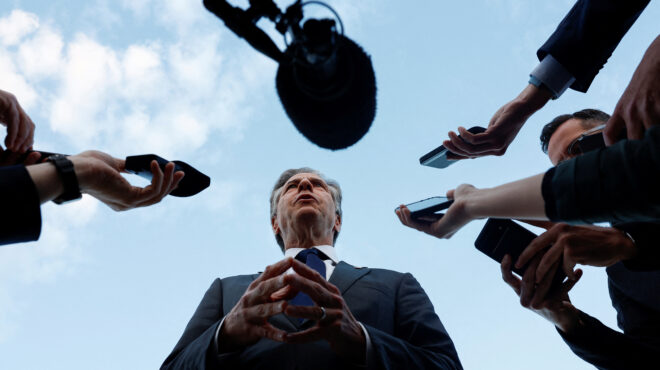 στο-παρίσι-ο-μπλίνκεν-ουκρανία-και-μ-562960657