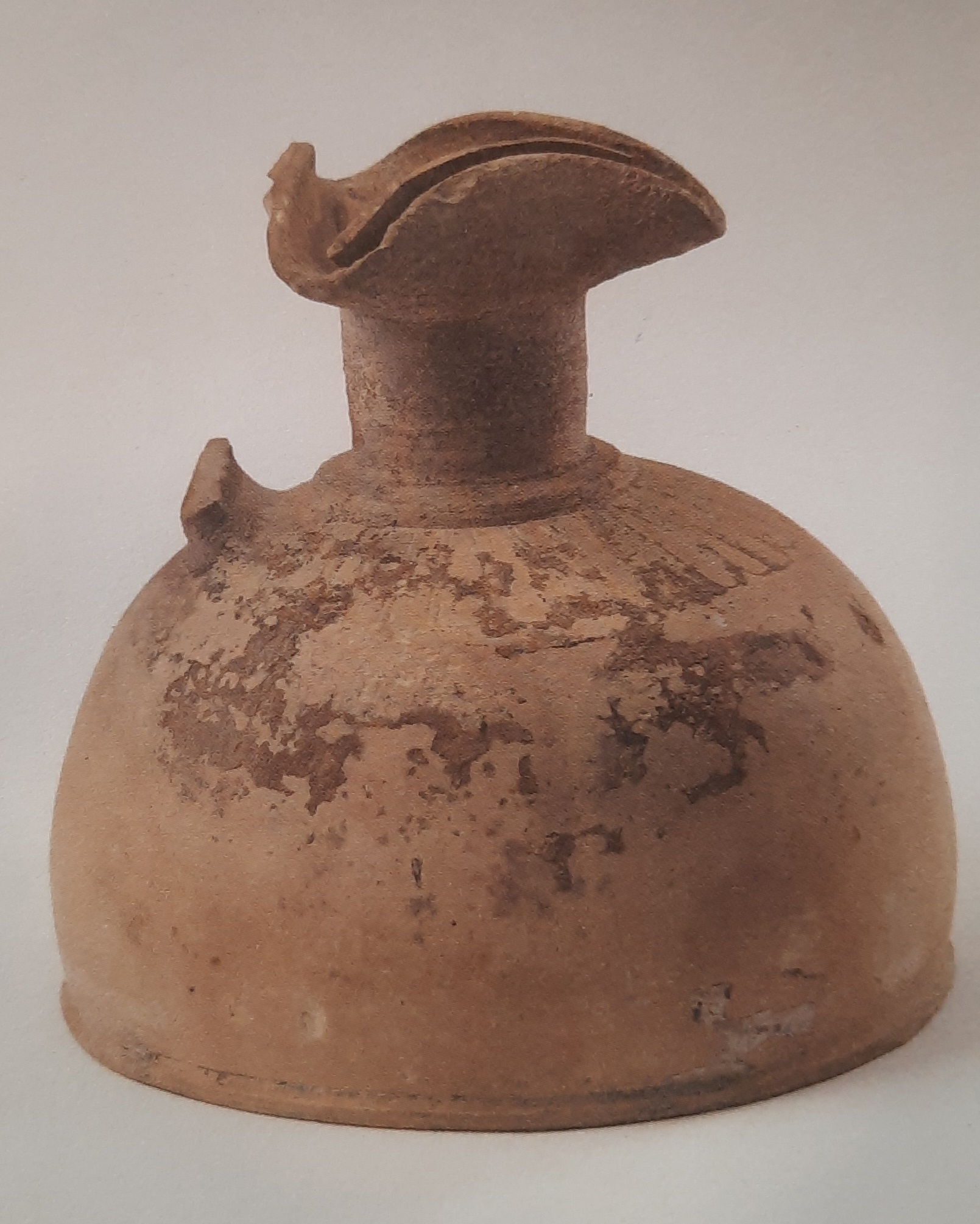 ΥΠΠΟ: Επαναπατρίστηκε οινοχόη του 7ου αιώνα π.Χ. – Τη βρήκαν Γερμανοί το 1943-1