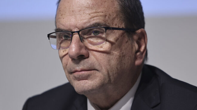 χ-ράμμος-η-αδαε-θα-εφαρμόσει-κατά-γράμ-562975108