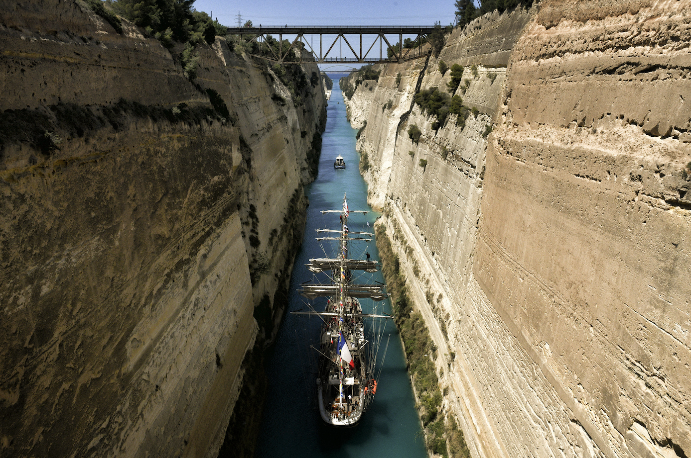 Το ιστιοφόρο Belem με την Ολυμπιακή Φλόγα διέσχισε τη διώρυγα της Κορίνθου-1