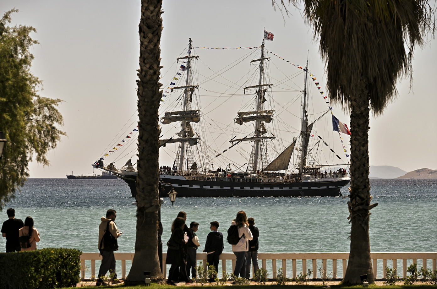 Το ιστιοφόρο Belem με την Ολυμπιακή Φλόγα διέσχισε τη διώρυγα της Κορίνθου-3