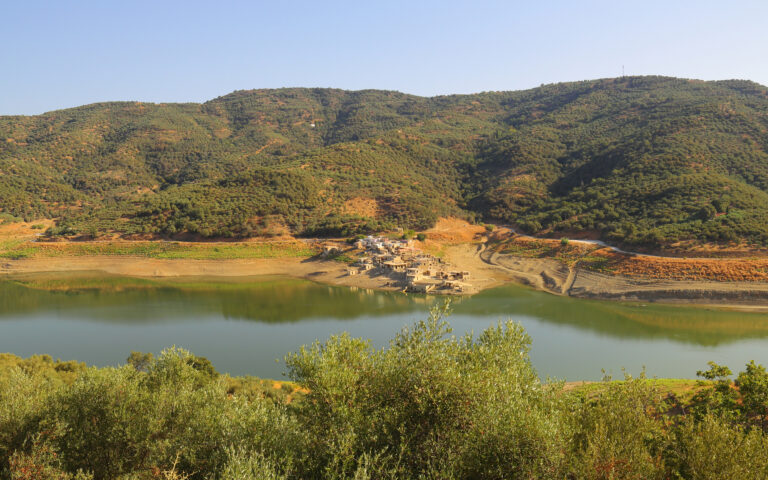 Κρήτη: Το μαρτύριο της σταγόνας και η «δεξαμενή» με τα μέτρα