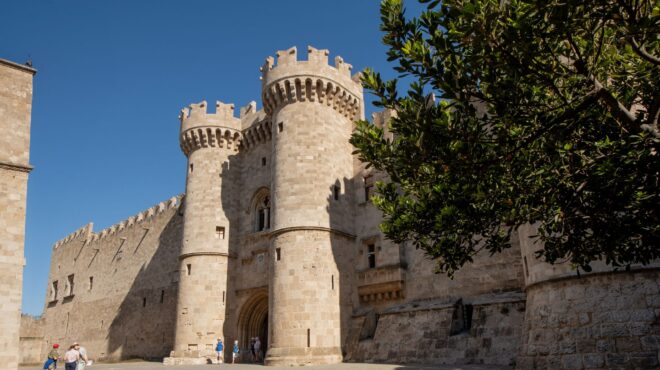 το-τάγμα-των-ιπποτών-αναβιώνει-στη-ρόδ-562984021