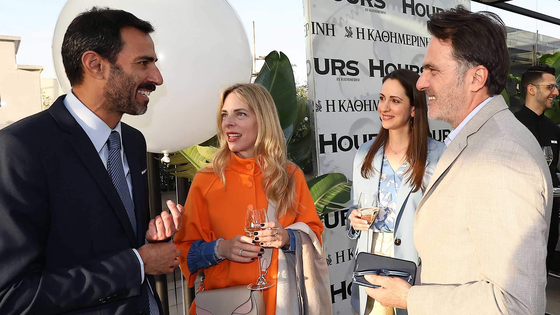 Περιοδικό HOURS – Το ξεκίνημα μιας νέας εποχής-17