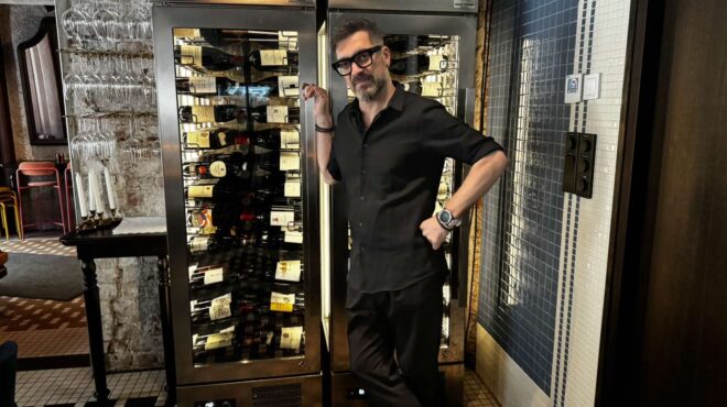 ο-σομελιέ-που-έμαθε-το-ασύρτικο-στην-πρ-562978492