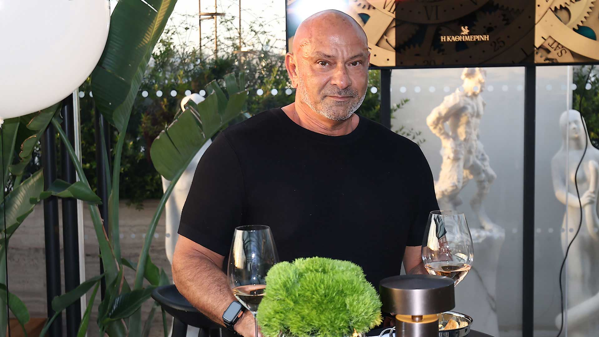 Περιοδικό HOURS – Το ξεκίνημα μιας νέας εποχής-19