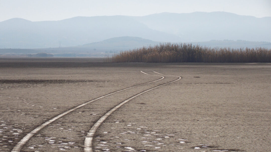 βόρεια-ελλάδα-ο-ποταμός-στέγνωσε-η-λίμ-562962949