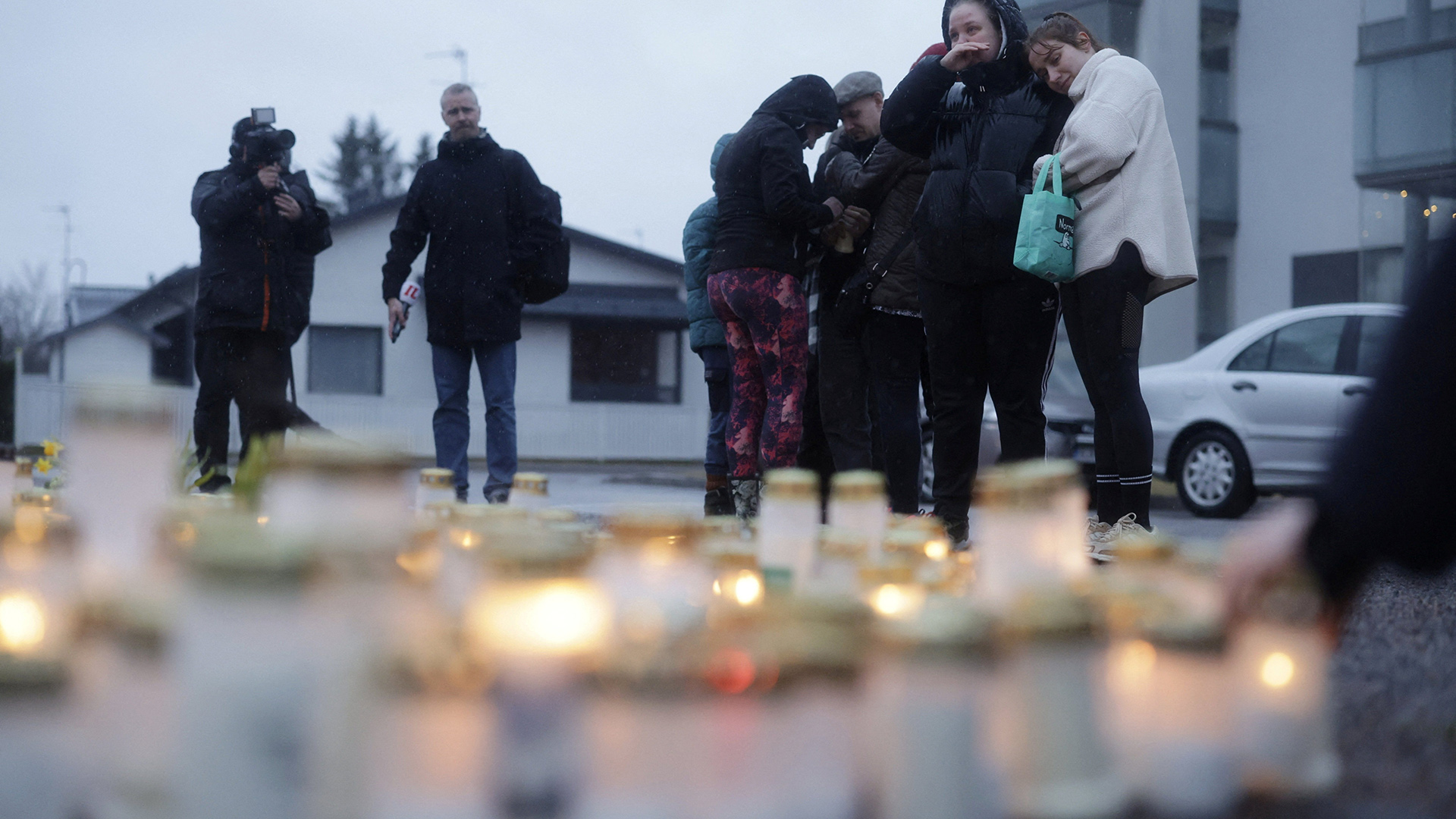 Φινλανδία: Ημέρα πένθους για τον θάνατο 12χρονου από πυροβολισμούς σε σχολείο-2