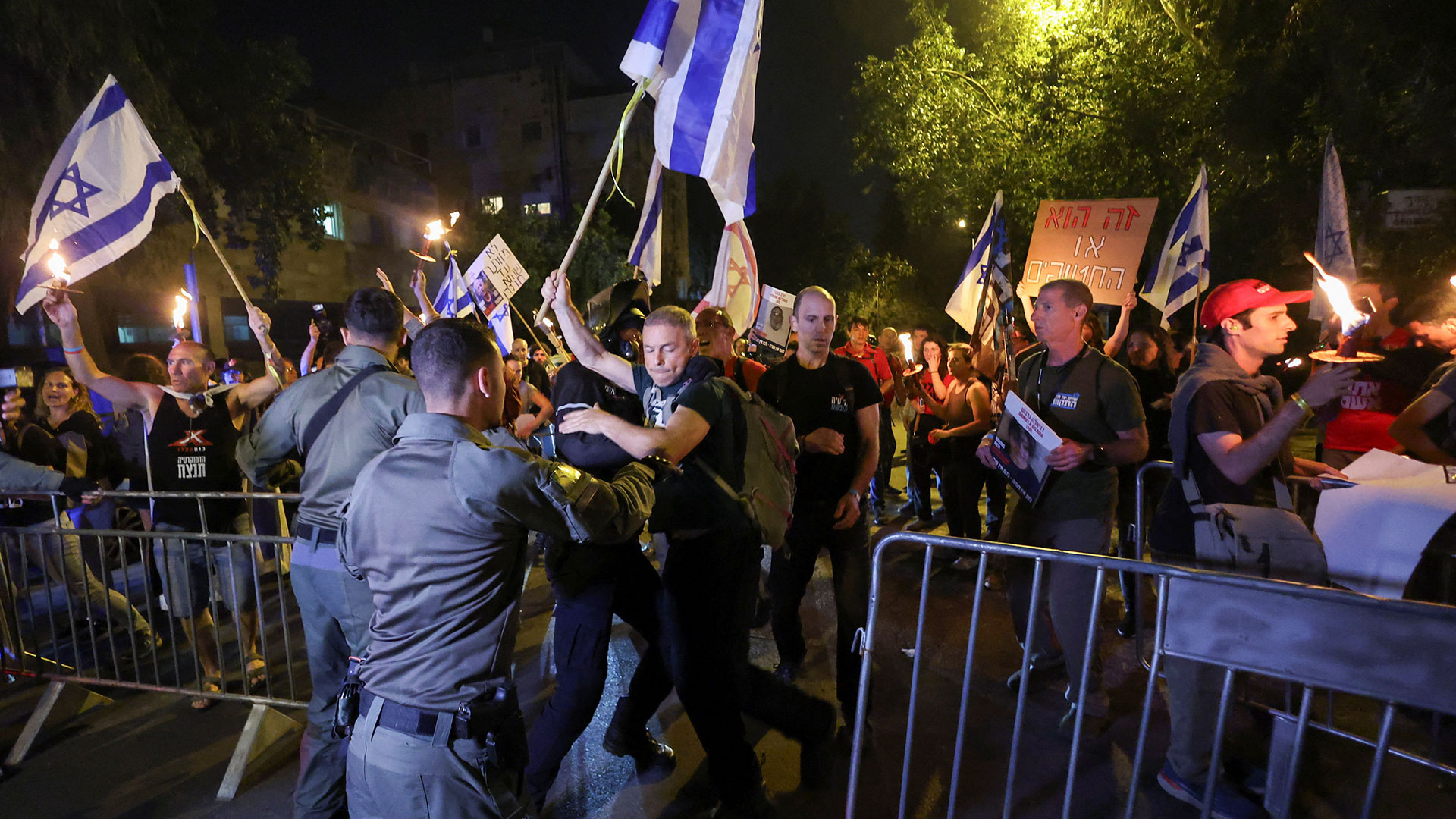 Ισραήλ: Συγγενείς ομήρων έξω από την Κνεσέτ – Ζητούν παραίτηση Νετανιάχου-3