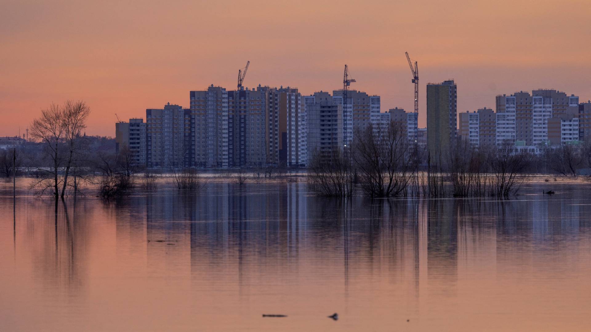 Ρωσία και Καζακστάν: Τεράστιες καταστροφές από τις πλημμύρες – «Υποχώρηση των υδάτων σε δύο ημέρες»-1