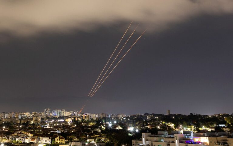Η αναβαθμισμένη επίθεση του Ιράν και οι πιέσεις της Ουάσιγκτον