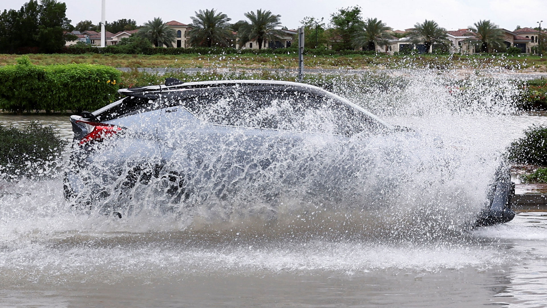 Πλημμύρες στο Ντουμπάι από σφοδρές νεροποντές-5