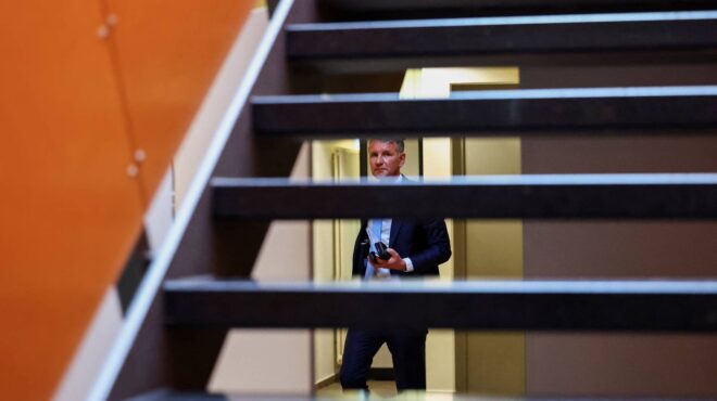 γερμανία-αρχίζει-η-δίκη-του-επικεφαλή-562986739