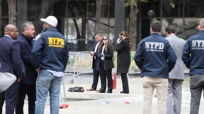 ηπα-ανδρας-αυτοπυρπολήθηκε-έξω-από-το-562989460