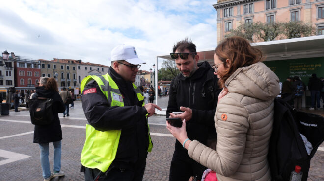 βενετία-πρεμιέρα-με-σύγχυση-και-αντιδ-562998949