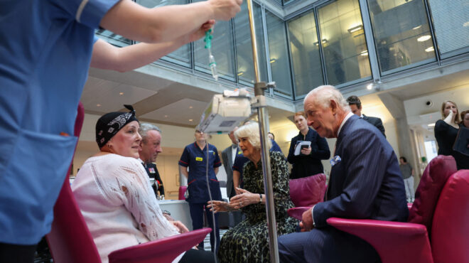 βασιλιάς-κάρολος-επισκέφθηκε-κέντρο-563006629