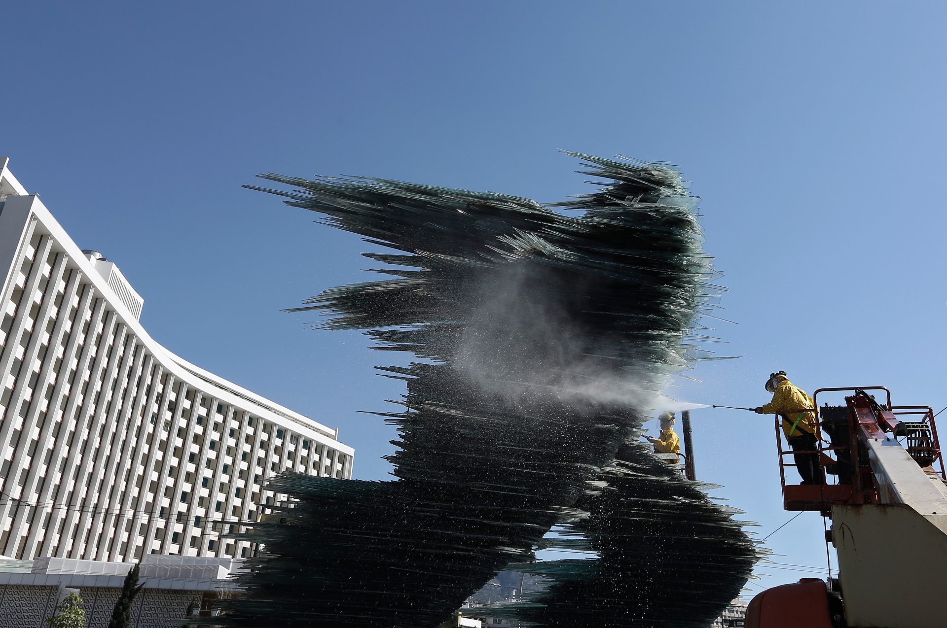 Κώστας Βαρώτσος: «O Δρομέας ήταν παράνομος»-1