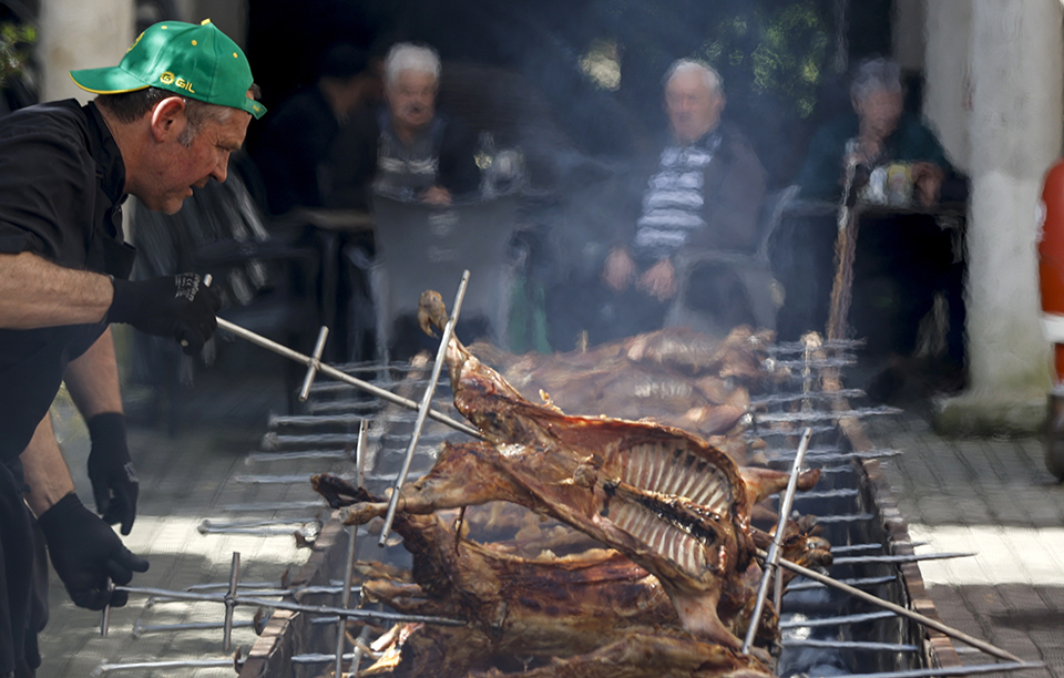Αποχαιρετισμός με συγκίνηση-2