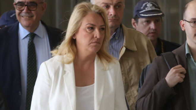 δούρου-για-μάτι-λοιδωρήθηκα-όσο-κανεί-563004268