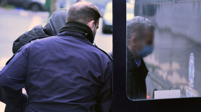 folli-follie-τα-αιτήματα-της-τελευταίας-στιγμής-562987486