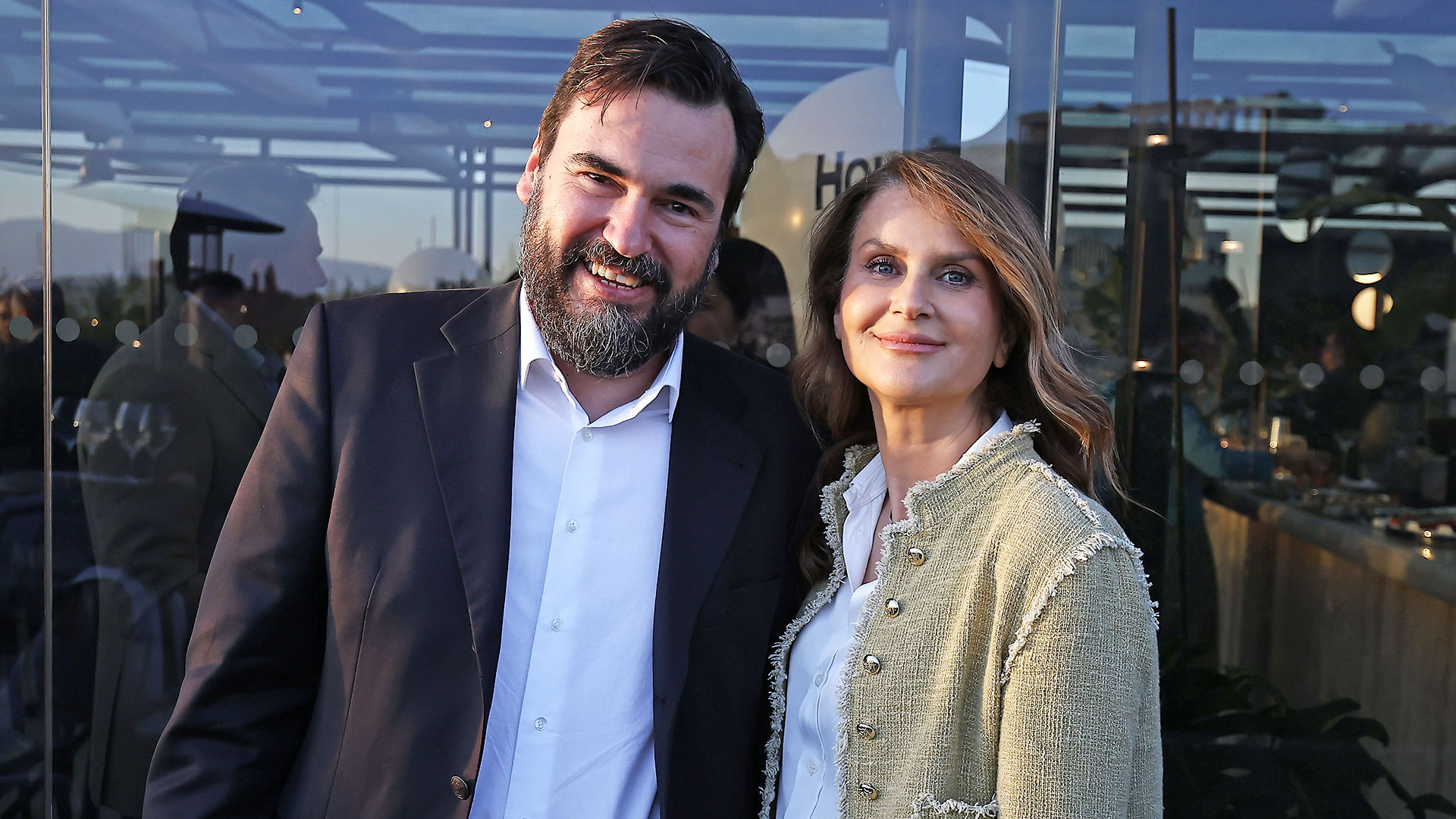 Περιοδικό HOURS – Το ξεκίνημα μιας νέας εποχής-4