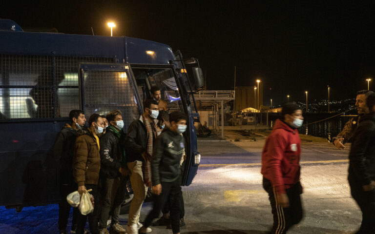 Στο Τομπρούκ, μία είναι η λέξη στα χείλη των μεταναστών: Γαύδος-11