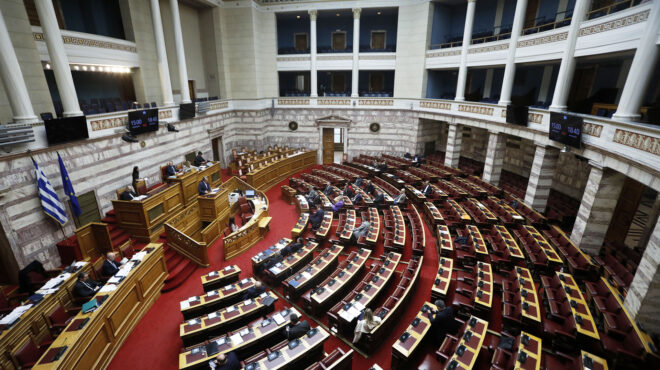 κυβέρνηση-απαντήσεις-στην-κριτική-με-562994266